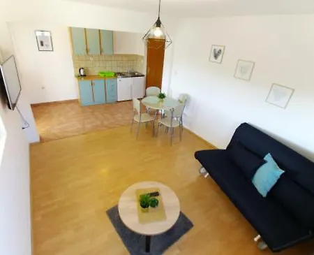 Apartamento Robi Betina Tisno