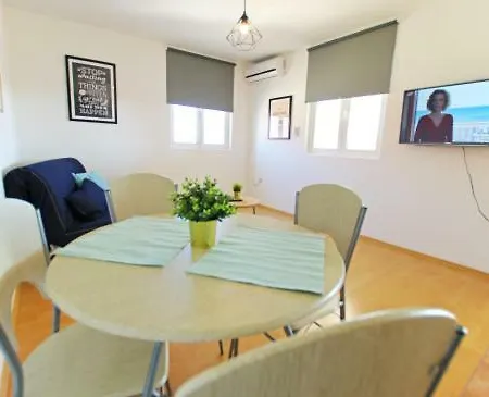 Apartamento Robi Betina *