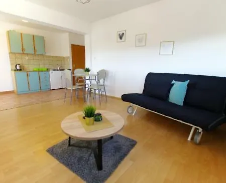 Apartamento Robi Betina